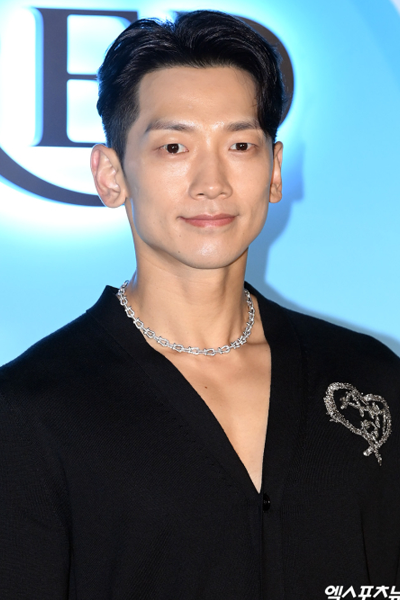 Red Swan (2024) 